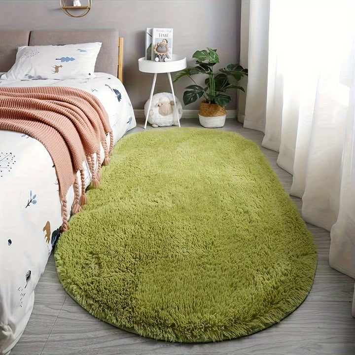 Plush Oval Rug – Mjuk och stilren matta för sovrum och vardagsrumsdekoration