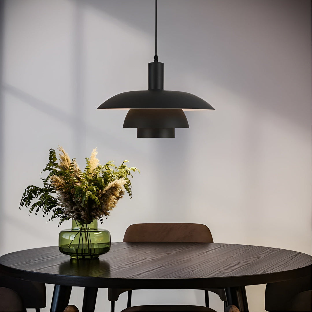 Hänglampa i dansk design – Enkel och stilren för matrum och vardagsrum