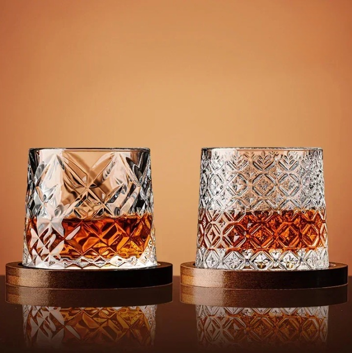 Carvallo - Premium whiskyglas med invecklad snurrande bas för en unik upplevelse