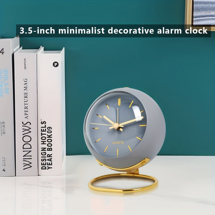 Nordic Silent Desk Clock – Luminösa Visare &amp; Metallram