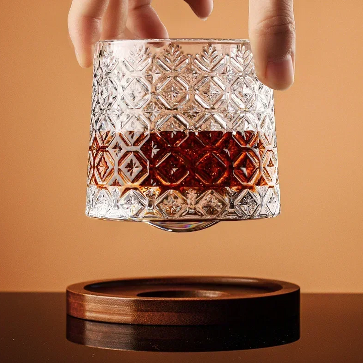 Carvallo - Premium whiskyglas med invecklad snurrande bas för en unik upplevelse