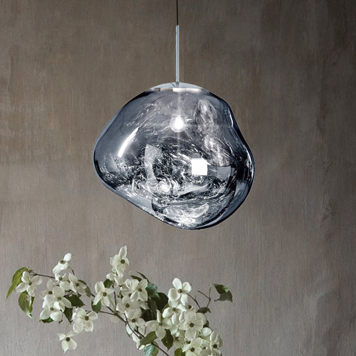 Modern taklampa i silver/röd glas 1 lampa matplats plafondlampa