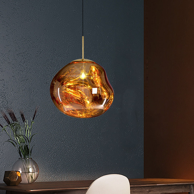 Modern taklampa i silver/röd glas 1 lampa matplats plafondlampa