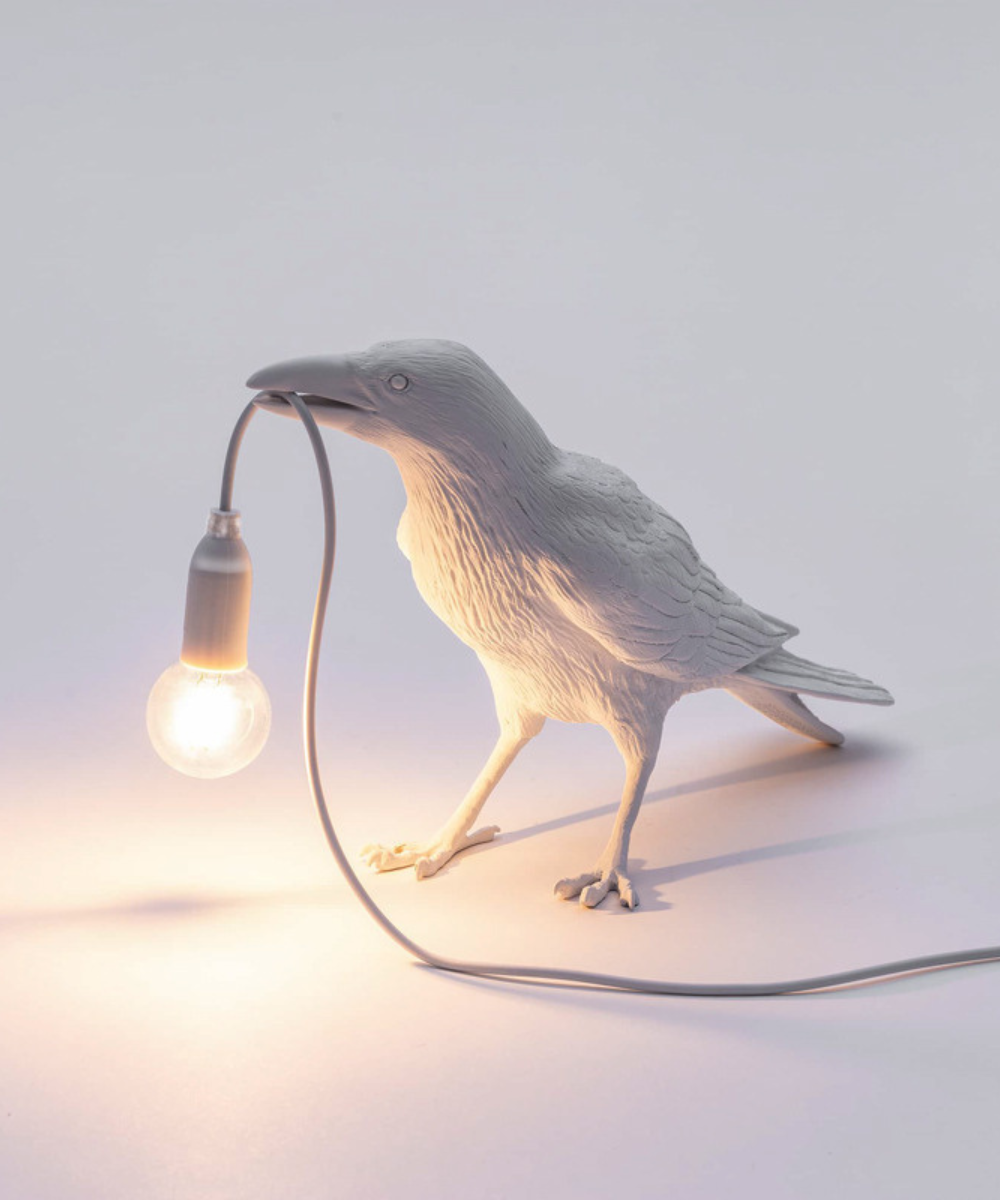 Crow Bordslampa - Unik och Konstnärlig Belysning