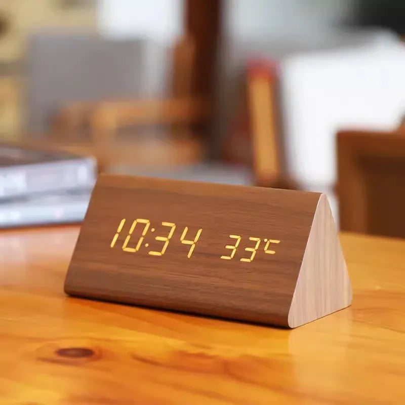 EcoLED Clock - Digitalt trälarm med röststyrning