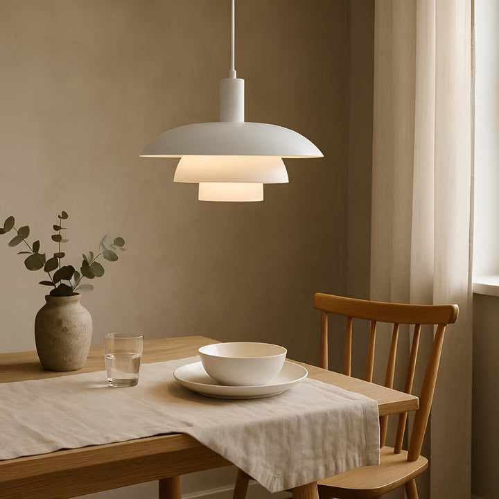 Hänglampa i dansk design – Enkel och stilren för matrum och vardagsrum