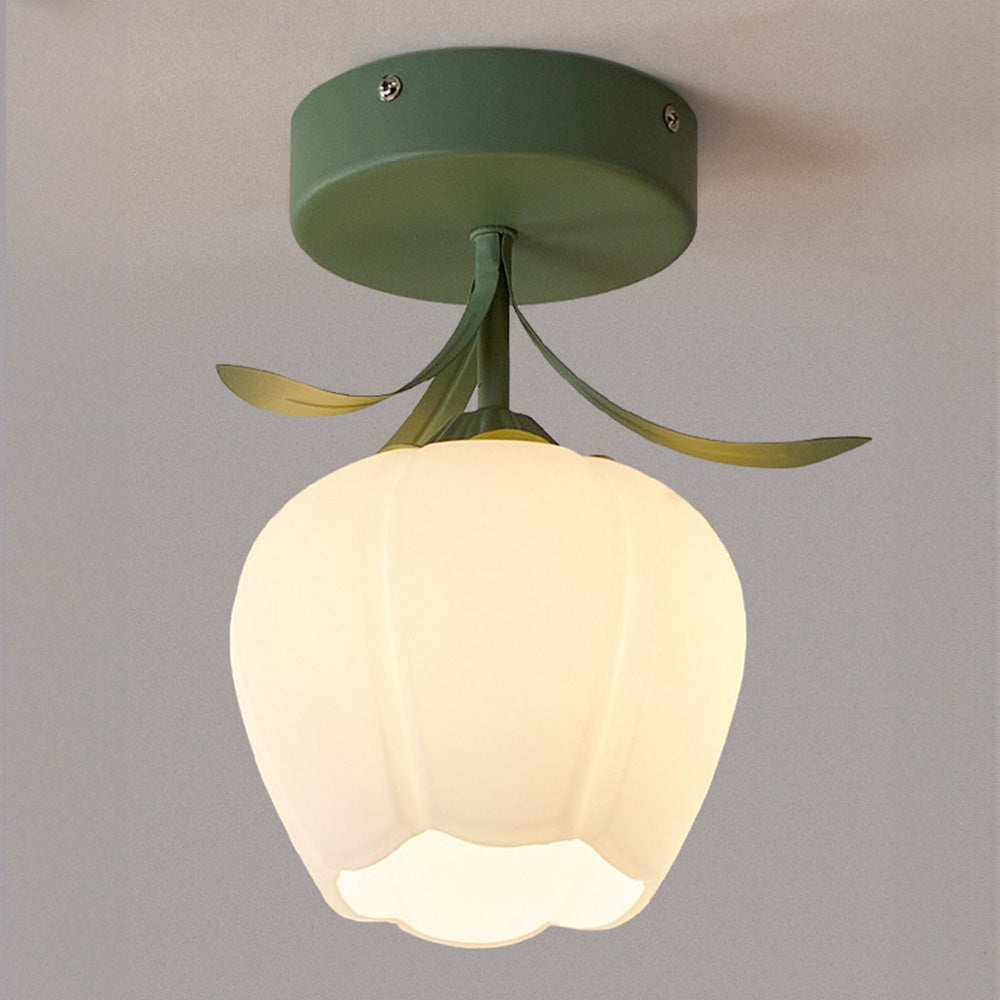 Taklampa med blommönstrad glasdiffusor