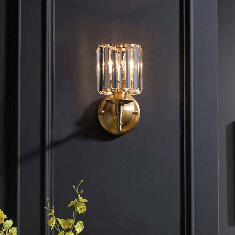 Lyxig Kristall Liten Vägglampa | Mässing &amp; Kristall | 5.9″ B × 11.8″ H | Brick by Brick
