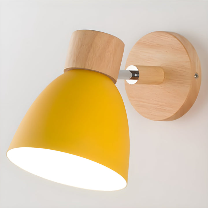 Nordisk Träväggslampa | Kompakt E27-lampa med strömbrytare | Naturligt trä