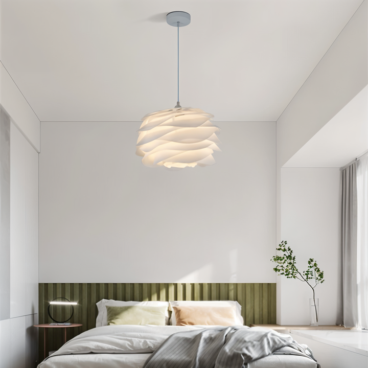 Aurora Taklampa – Stilren PVC Pendel i Blomdesign