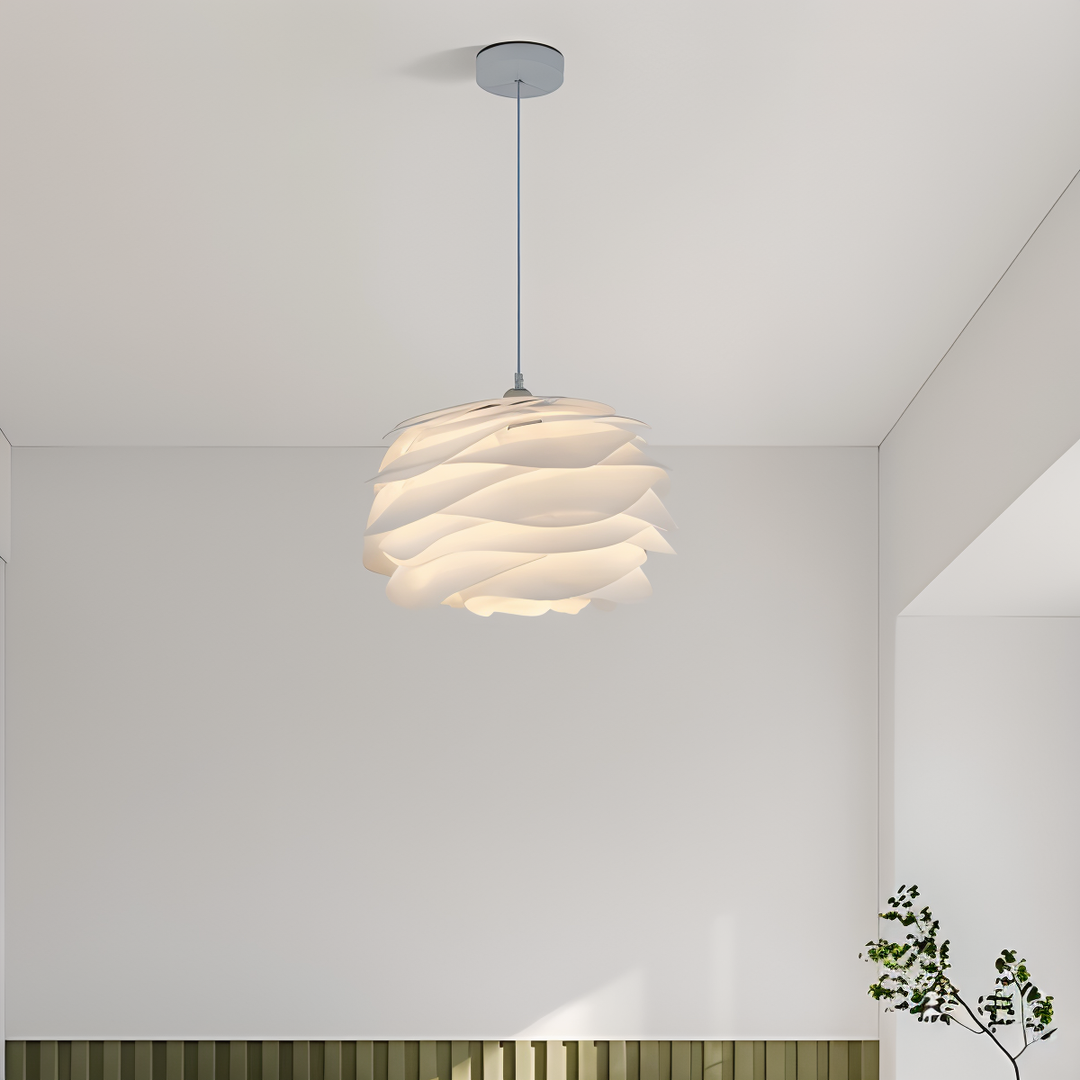 Aurora Taklampa – Stilren PVC Pendel i Blomdesign
