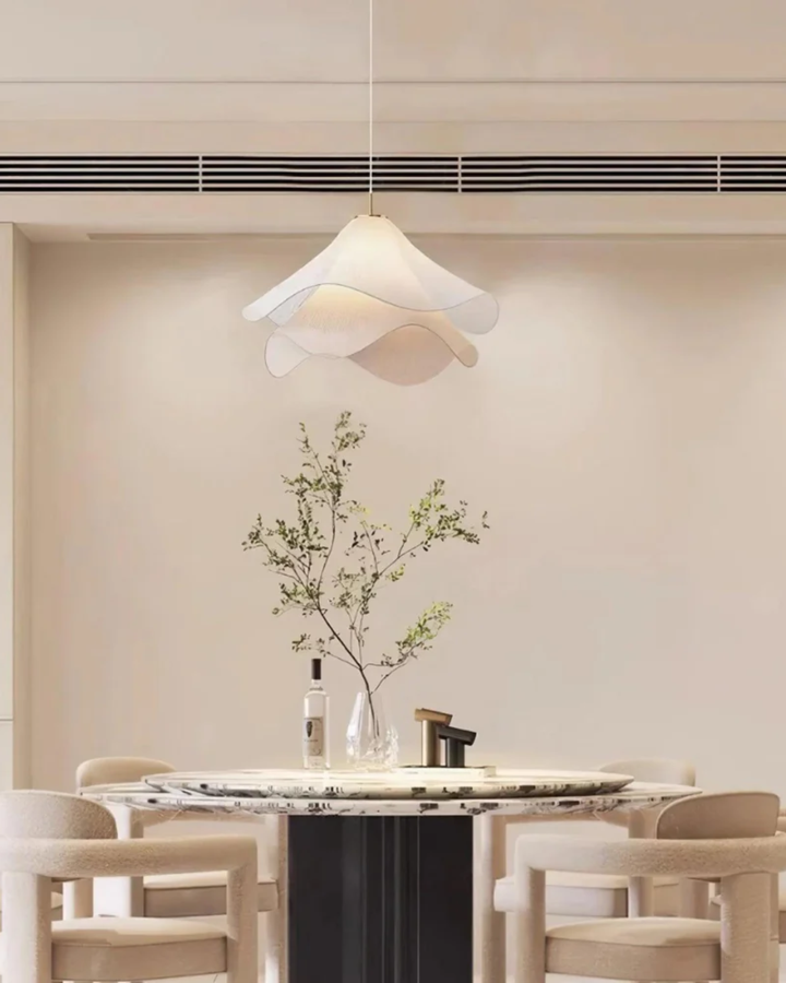 Soft Bloom Pendel Lampa | 16″–20″ Tygtaklampa | Skulptural Atmosfär