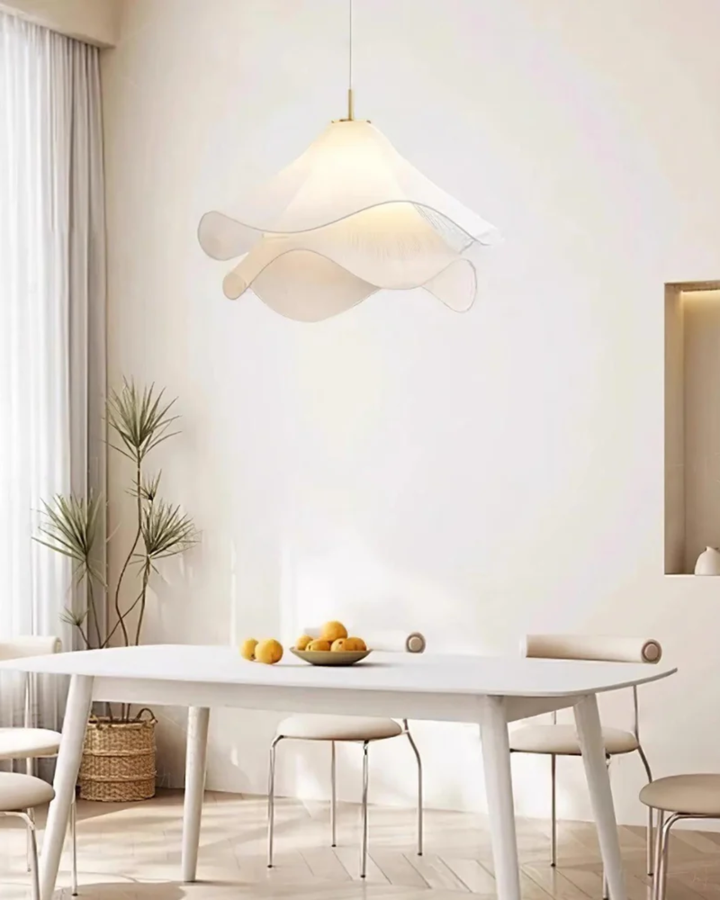 Soft Bloom Pendel Lampa | 16″–20″ Tygtaklampa | Skulptural Atmosfär