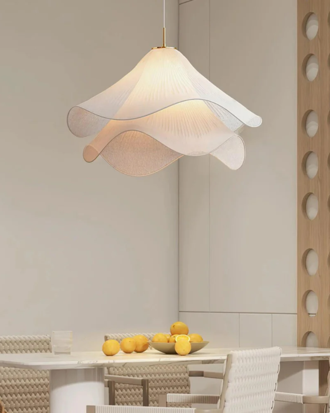 Soft Bloom Pendel Lampa | 16″–20″ Tygtaklampa | Skulptural Atmosfär
