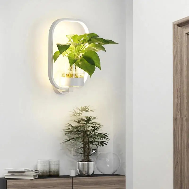 Lumora Vägglampa för växter – Elegant inomhusbelysning med inbyggd växthållare