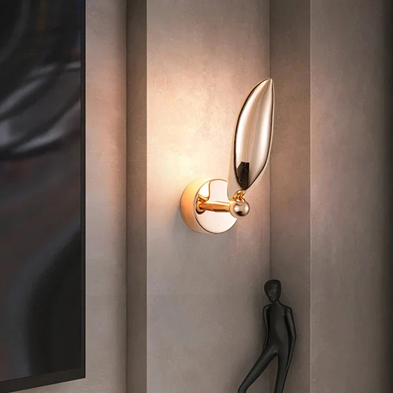 GoldenHorizon – Elegant vägglampa i form av en mås