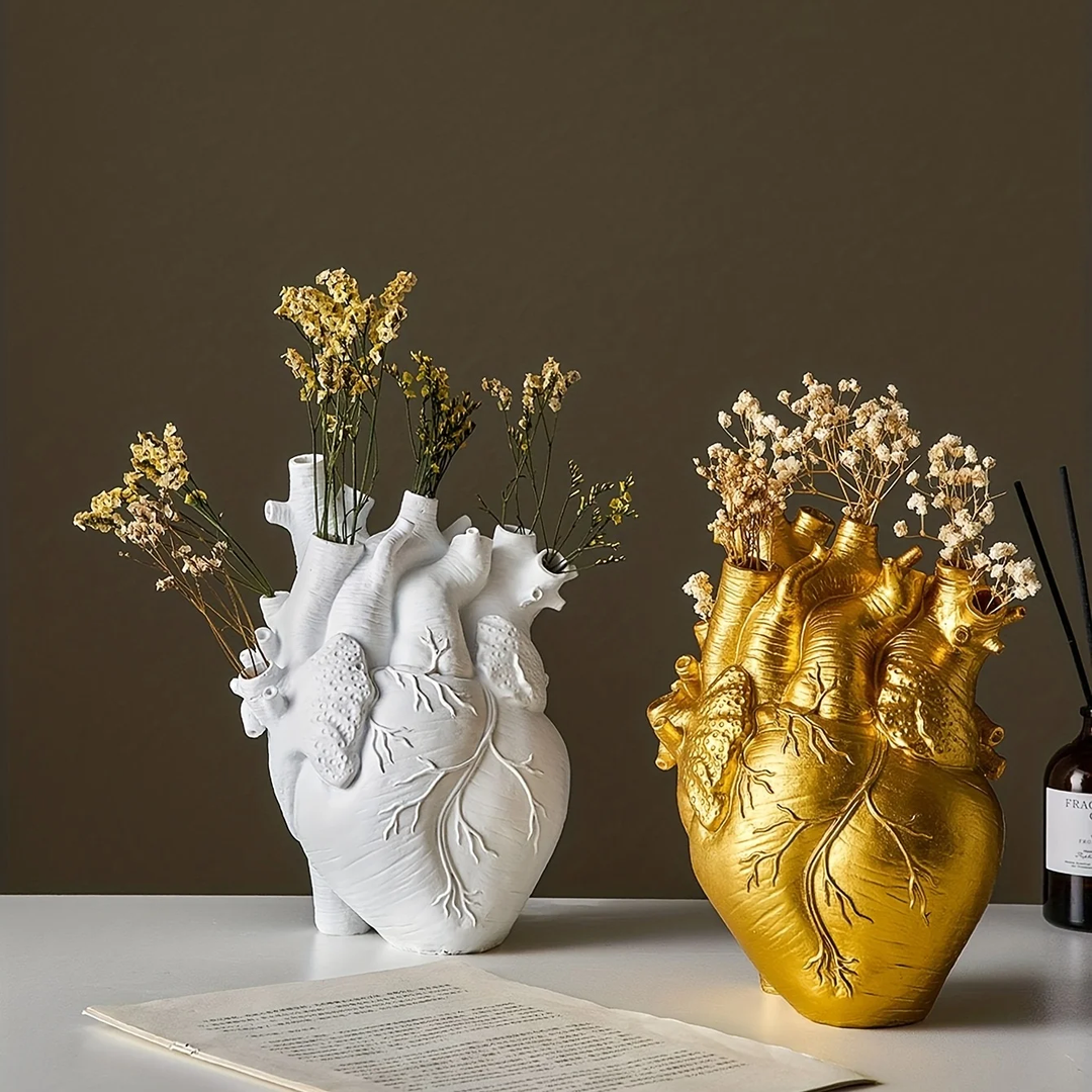 Anatomisk hjärtformad vas för färska eller torkade blommor