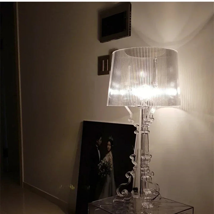 Burgundy Bordslampa med tidlös elegans för heminredning