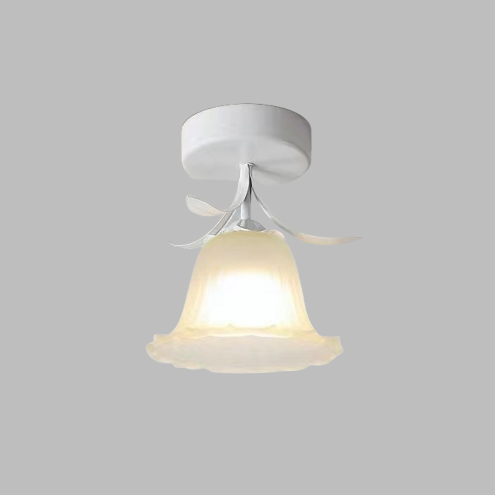 Taklampa med blommönstrad glasdiffusor
