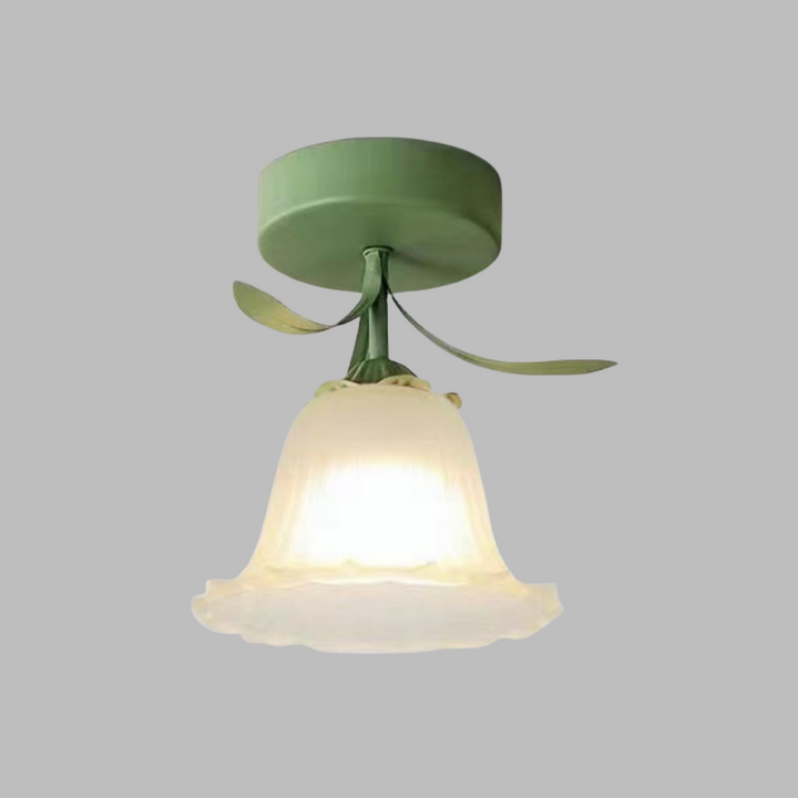 Taklampa med blommönstrad glasdiffusor