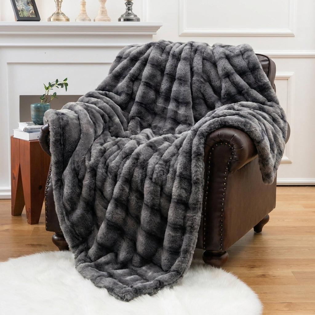Plush Faux Fur Blanket – Elegant och Mysig Heminredning
