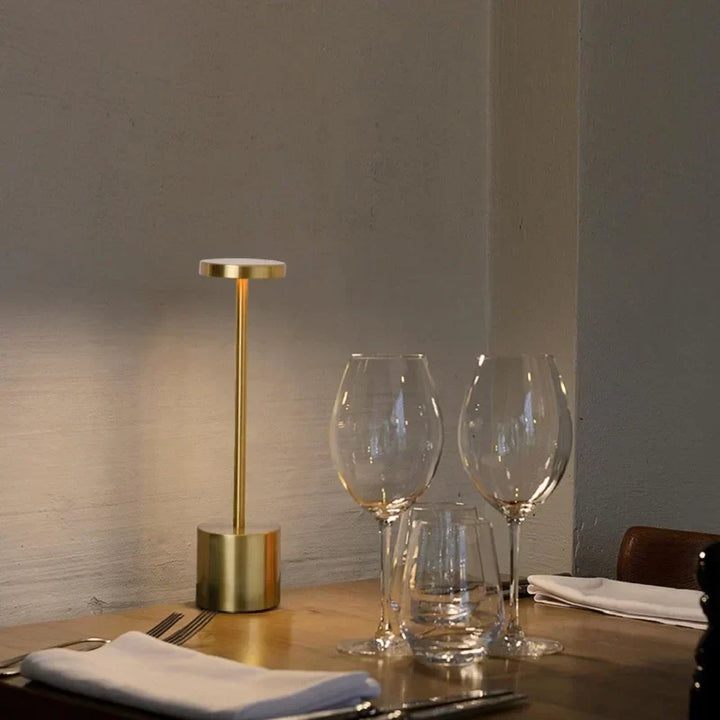 Modern Touch LED-lampa | USB-laddningsbar | Varm, neutral och kall ljus | Sladdlös metallbordslampa