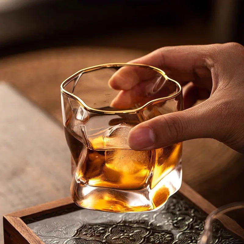 Carvallo – Lyxiga Texturerade Whiskyglas för en Raffinerad Whiskyupplevelse