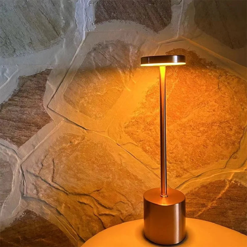 Modern Touch LED-lampa | USB-laddningsbar | Varm, neutral och kall ljus | Sladdlös metallbordslampa