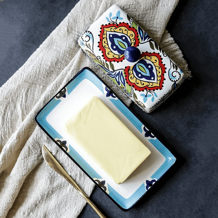 RusticBloom | Künstlerische Butterplatte mit handgemaltem Blumenmuster
