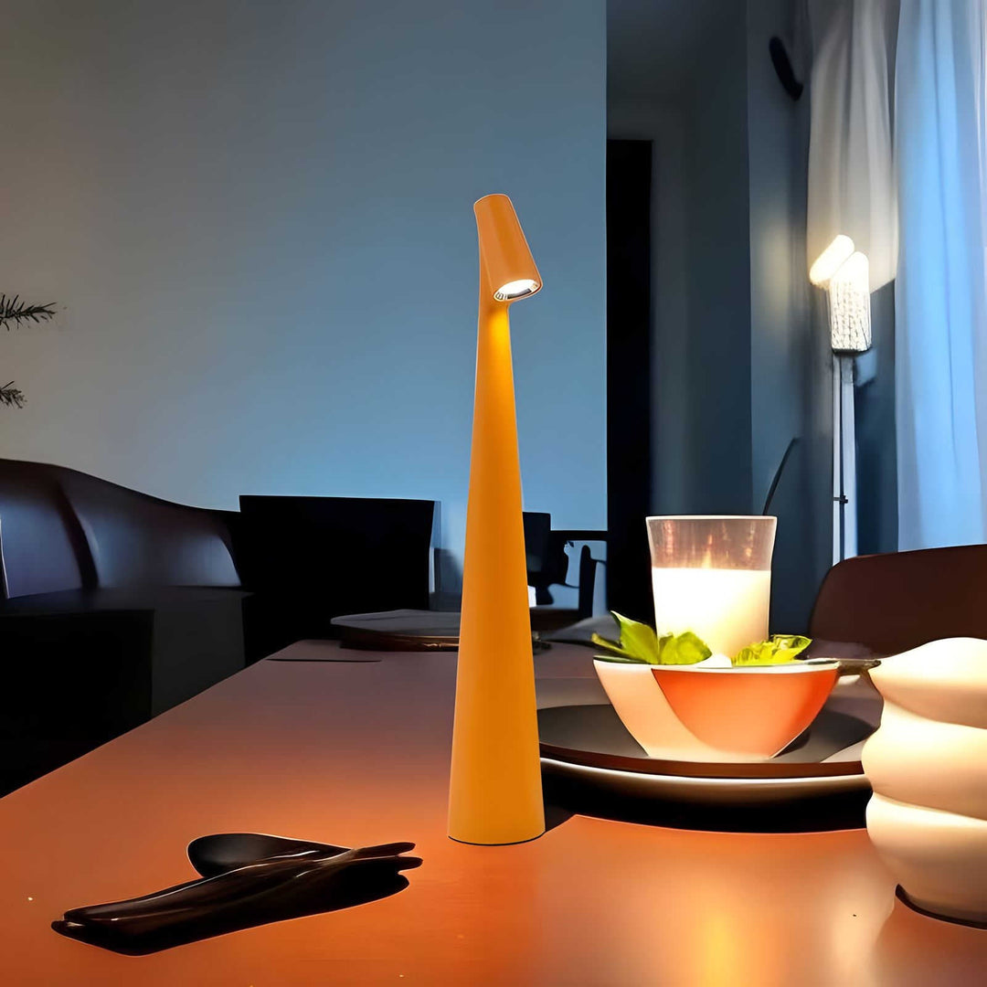 Carvallo – Elegant Dimbara Bordslampa med Raffinerad Elegans