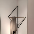 NordicFrame Klädställ – Minimalistisk & Geometrisk Design