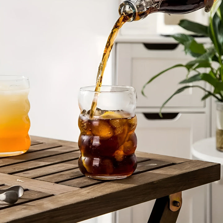 Ribbad glas med sugrör – 2 st Vågform, 450ml | Stiligt dricksglas för iskaffe, matcha &amp; juice