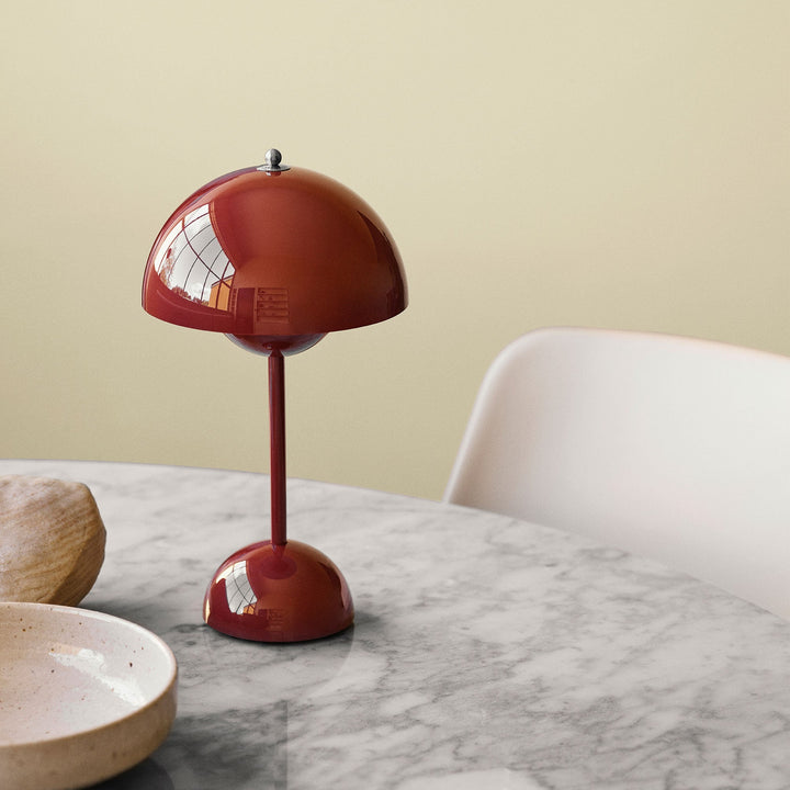 LunarGlow - LED-bordslampa för en ambient interiör