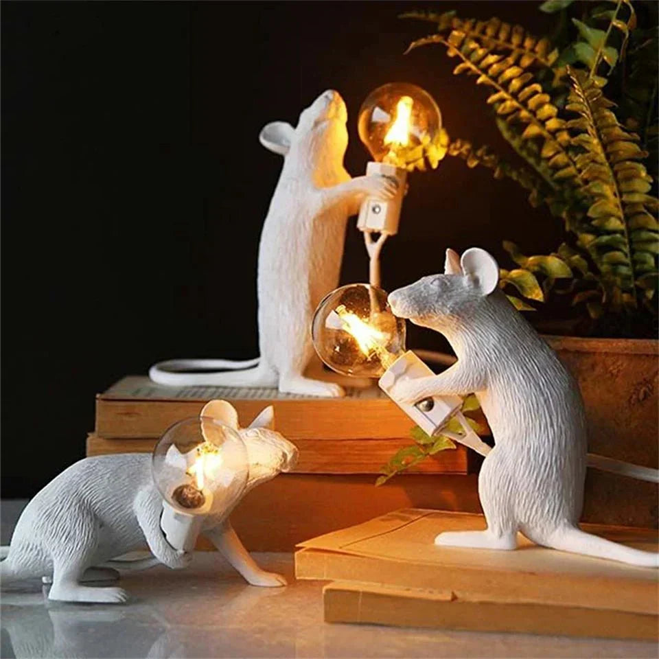LumoMouse – Art Deco LED Bordslampa med Lekfull Design