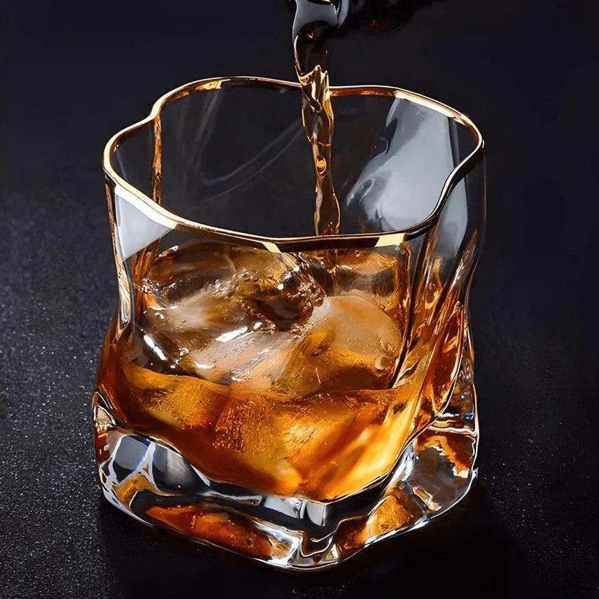 Carvallo – Lyxiga Texturerade Whiskyglas för en Raffinerad Whiskyupplevelse