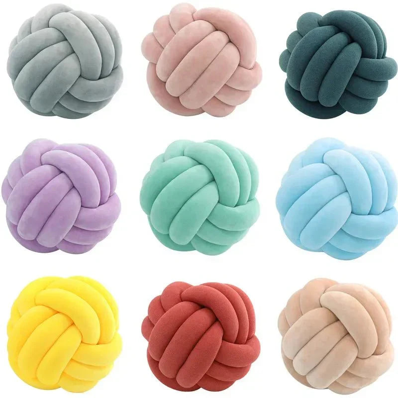 Dekorativ Knuten Suede Effekt Boll Mjuk Kudde Pillow