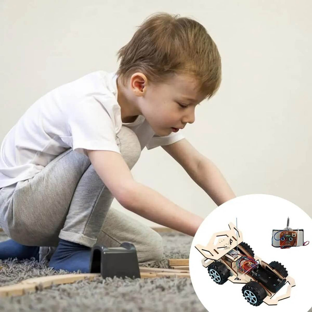 WoodiRace – Träleksaksbil med Fjärrkontroll för Barn | Monteringsbar 4-hjulsdriven DIY Teknikleksak