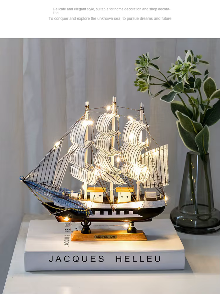 Royaleva Nordic Wooden Sailboat Sculpture - LED Belyst Dekorationsstycke, Batteridriven