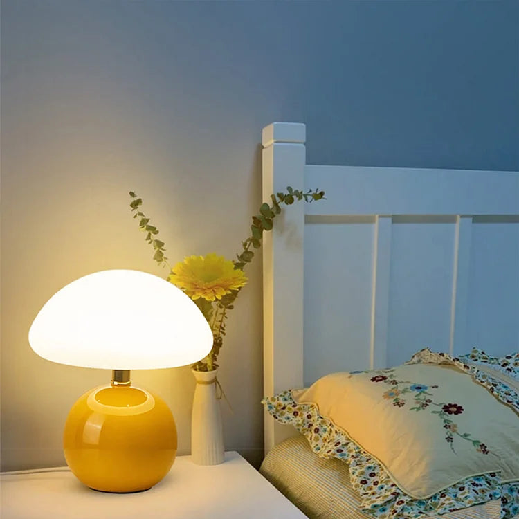 Bordslampa kräm keramik LED svampdesign