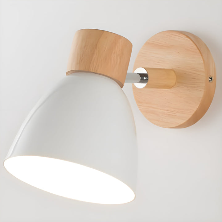 Nordisk Träväggslampa | Kompakt E27-lampa med strömbrytare | Naturligt trä