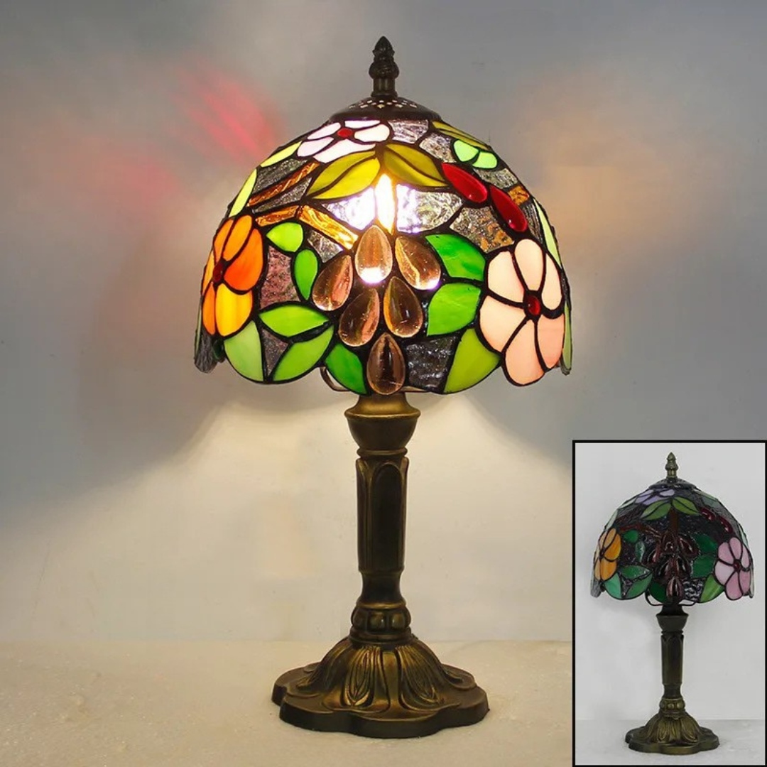 Färgat glas bordslampa med blomsterdesign