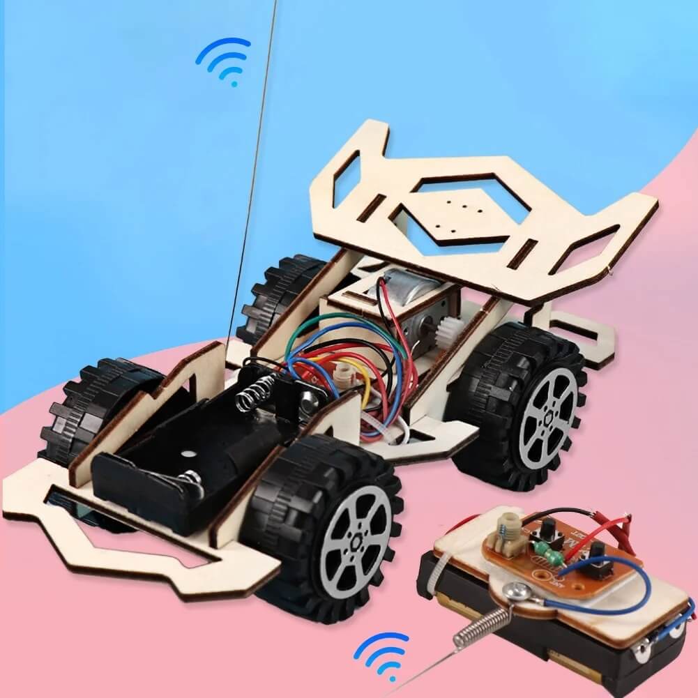 WoodiRace – Träleksaksbil med Fjärrkontroll för Barn | Monteringsbar 4-hjulsdriven DIY Teknikleksak