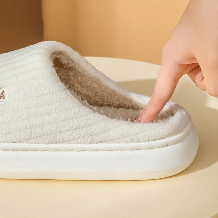 Memory Foam Fluffiga tofflor av plysch