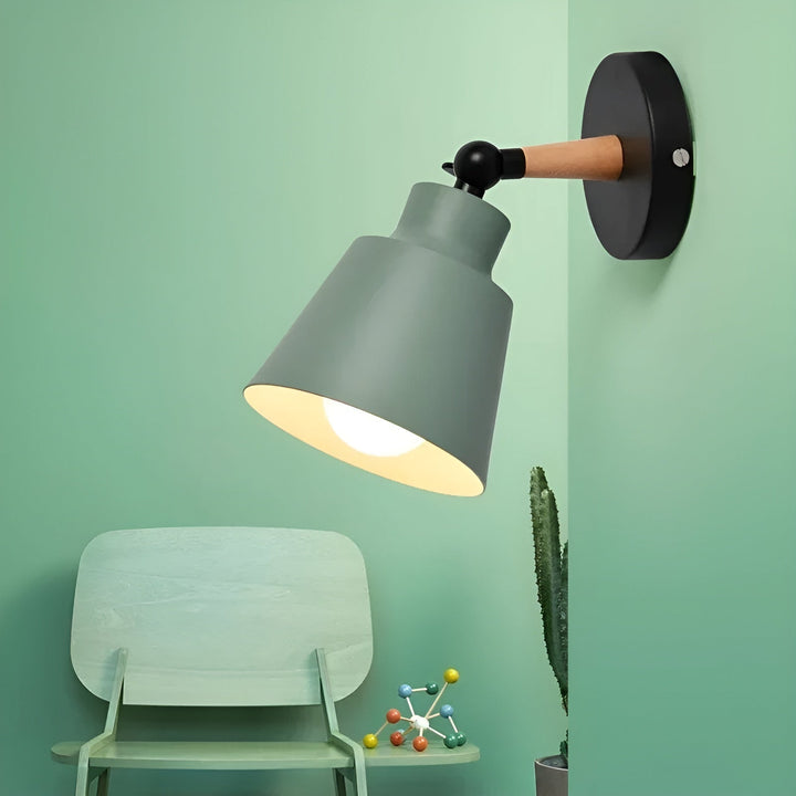 LED Vägglampa i massivt trä – Minimalistisk design för sovrum och hall