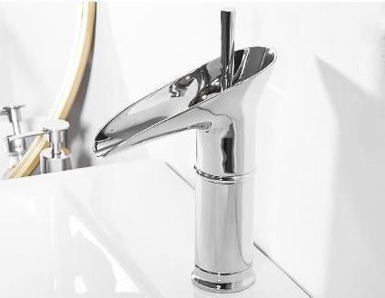 Royaleva Antik Vattenfall Badkarskran Elegans