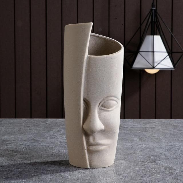 Carvallo – Keramiska designvaser och blomkrukor med skulptural elegans