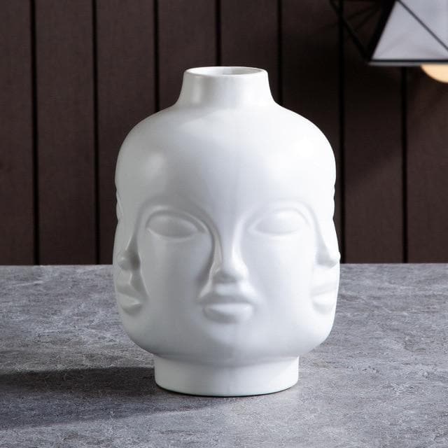 Carvallo – Keramiska designvaser och blomkrukor med skulptural elegans