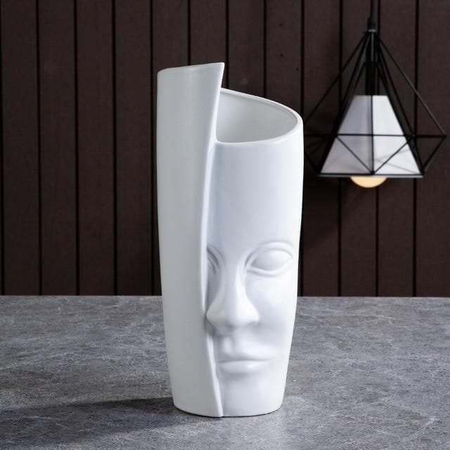Carvallo – Keramiska designvaser och blomkrukor med skulptural elegans