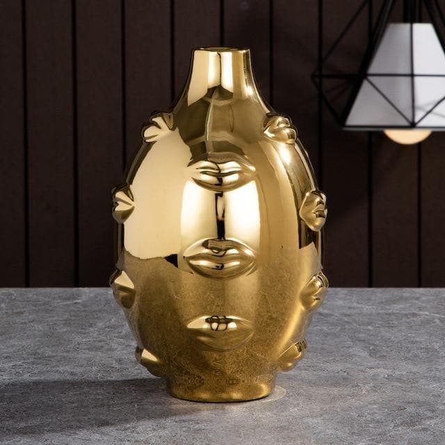Carvallo – Keramiska designvaser och blomkrukor med skulptural elegans