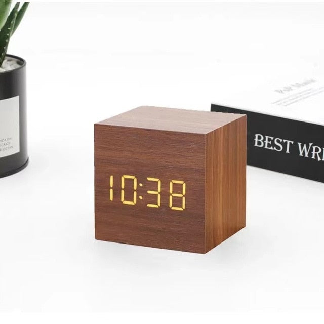 Carvallo – Stilig LED-väckarklocka med minimalistisk design och smarta funktioner